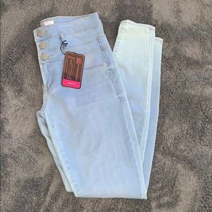 cute jeans/jeggings!